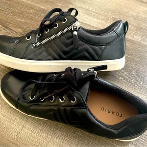 Zig Zag Pattern Shoes